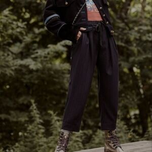 Free People Shakin All Over Pinstripe Cropped Pant Navy Blue Size‎ S Academia